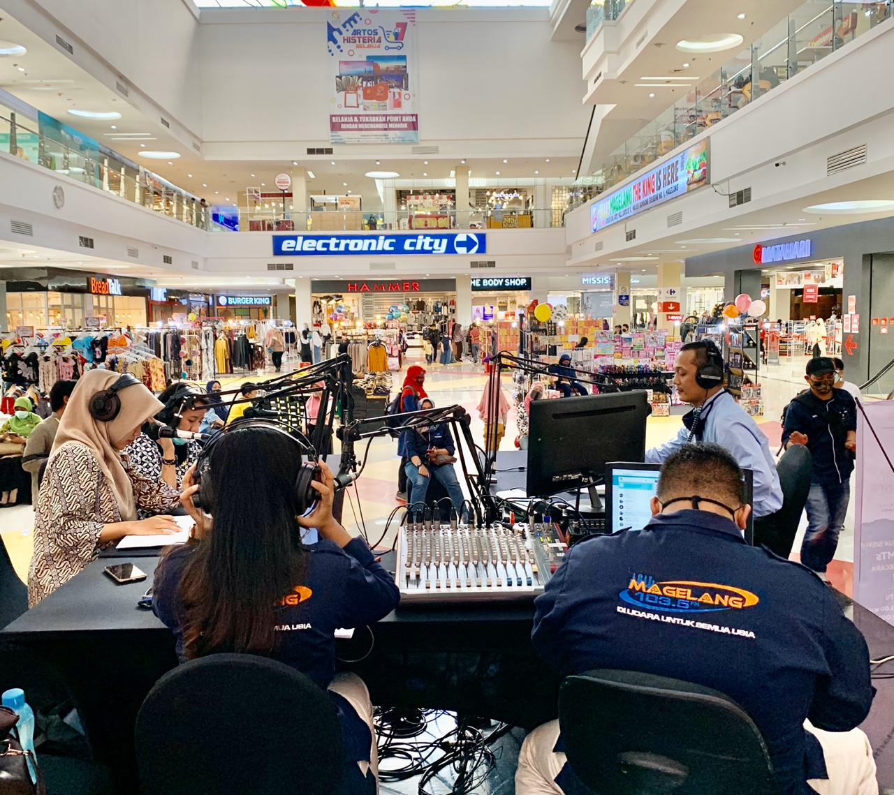 SEMARAKKAN HARI RADIO NASIONAL, DISKOMINSTA KOTA MAGELANG PARTISIPASI DALAM RADIO MALL