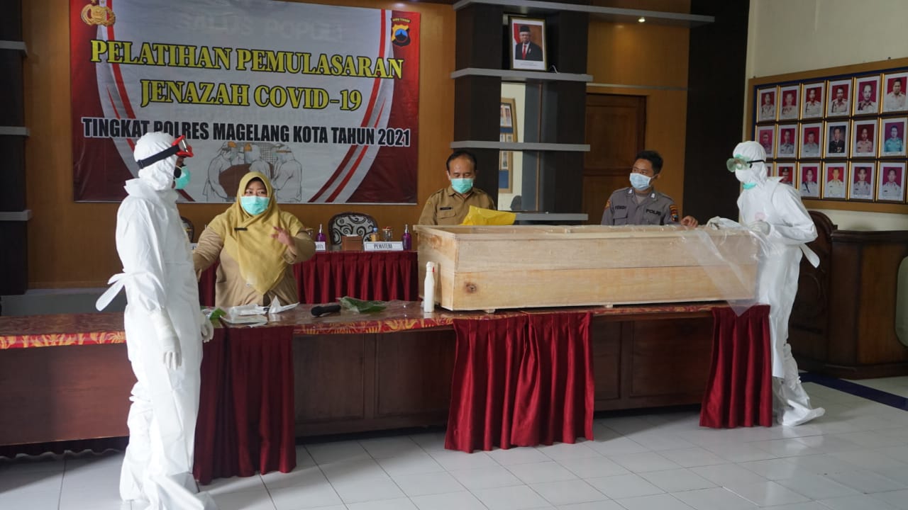 Polres Magelang Kota Gelar Pelatihan Pemulasaraan Jenazah Covid-19