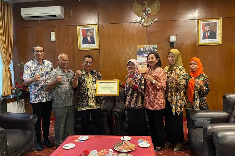 PENURUNAN TPT KOTA MAGELANG TERTINGGI DI JATENG