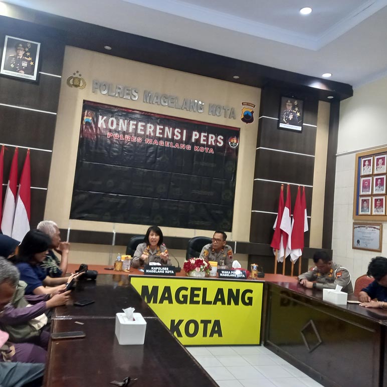 SLUKU-SLUKU BATOK JADI TARIAN KEDUA PECAHKAN REKOR MURI HARI BHAYANGKARA DI POLRES MAGELANG KOTA