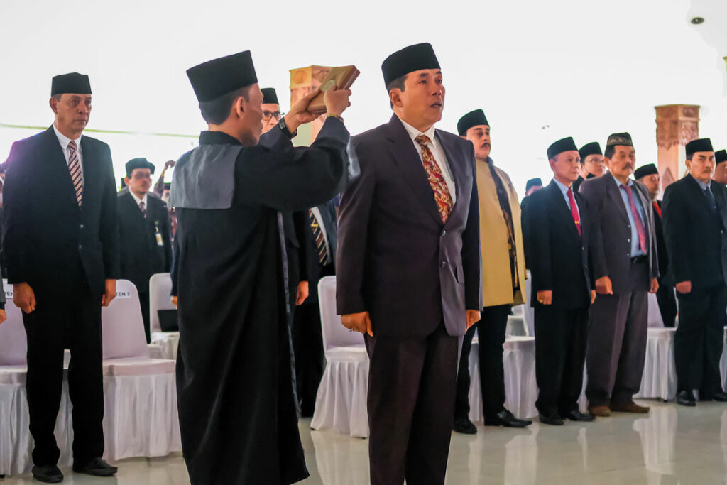 HAMZAH KHOLIFI RESMI JABAT SEKDA KOTA MAGELANG