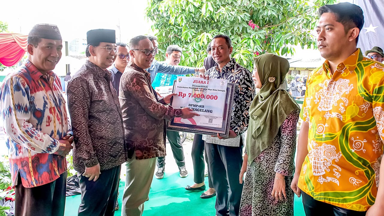 PELAKSANA PEMBERDAYAAN MASYARAKAT TERBAIK DAPAT HADIAH APRESIASI DARI PEMKOT MAGELANG