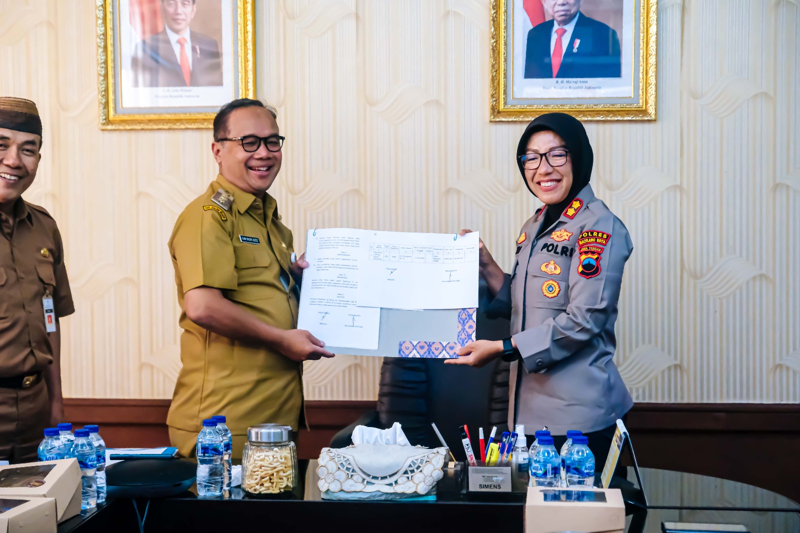 PEMKOT MAGELANG HIBAHKAN ASET TANAH DAN BANGUNAN UNTUK KANTOR POLSEK MAGELANG TENGAH