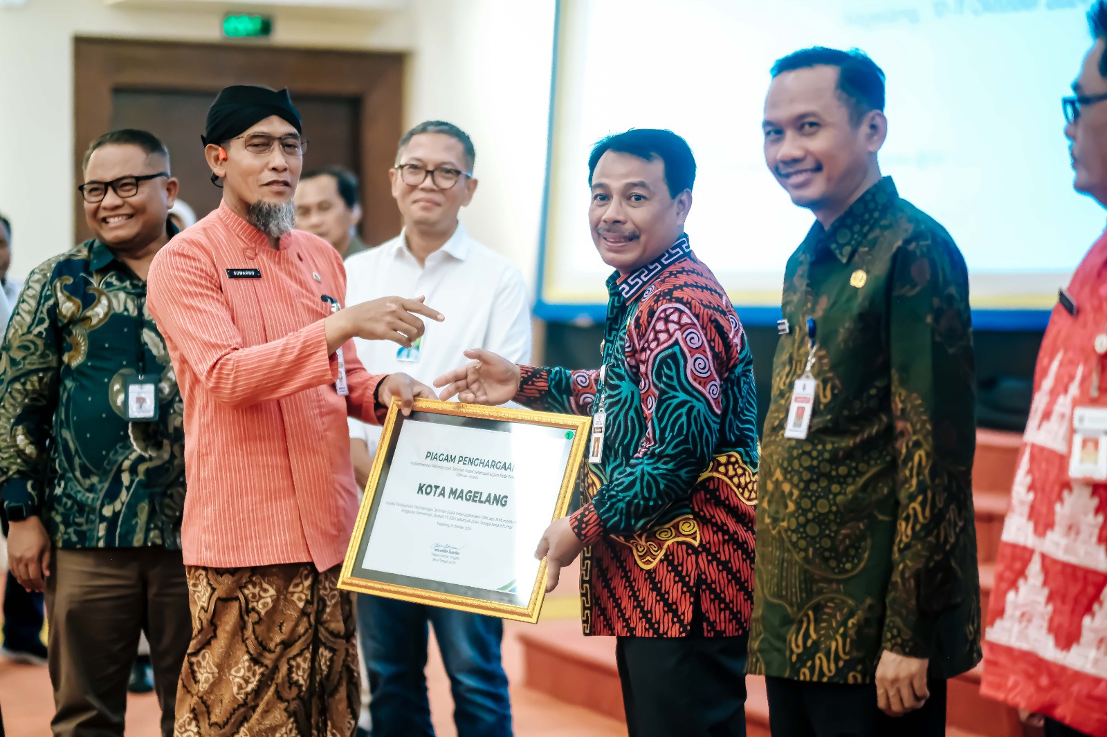 Komitmen Lindungi Pekerja Rentan, Kota Magelang Dapat Penghargaan BPJS Ketenagakerjaan