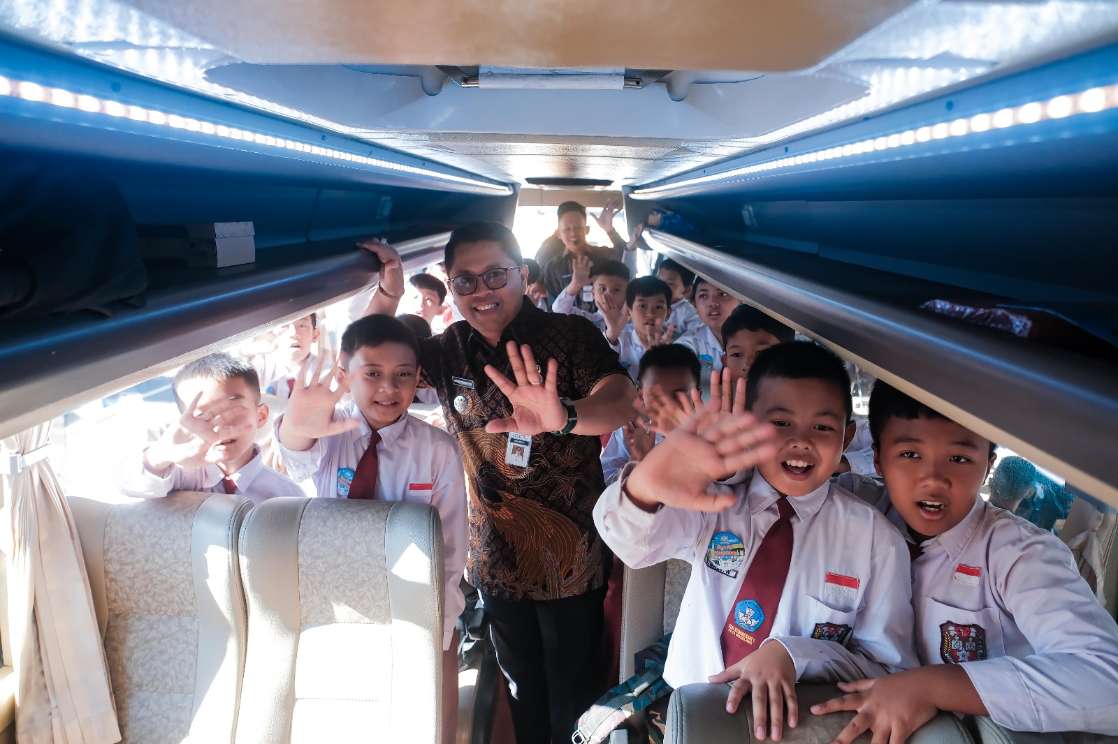 Kota Magelang Kini Punya Transportasi Wisata Gratis untuk Pelajar