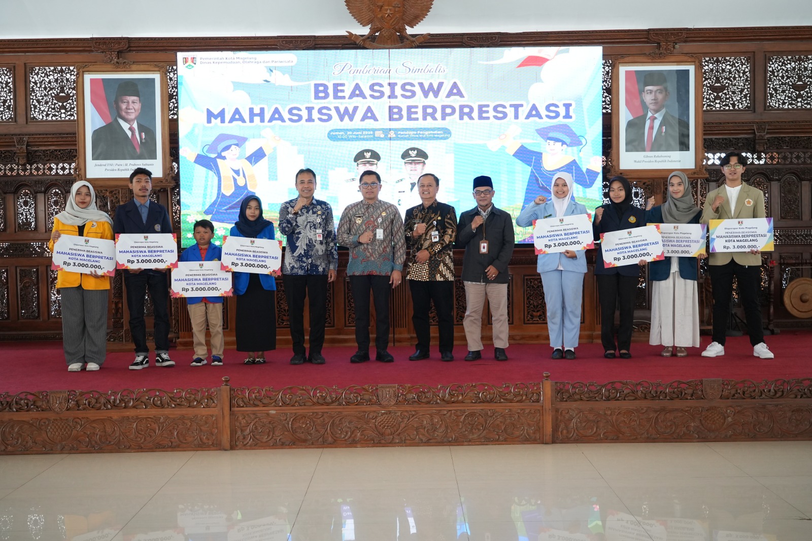 Pemkot Magelang Salurkan Beasiswa untuk 200 Mahasiswa Berprestasi
