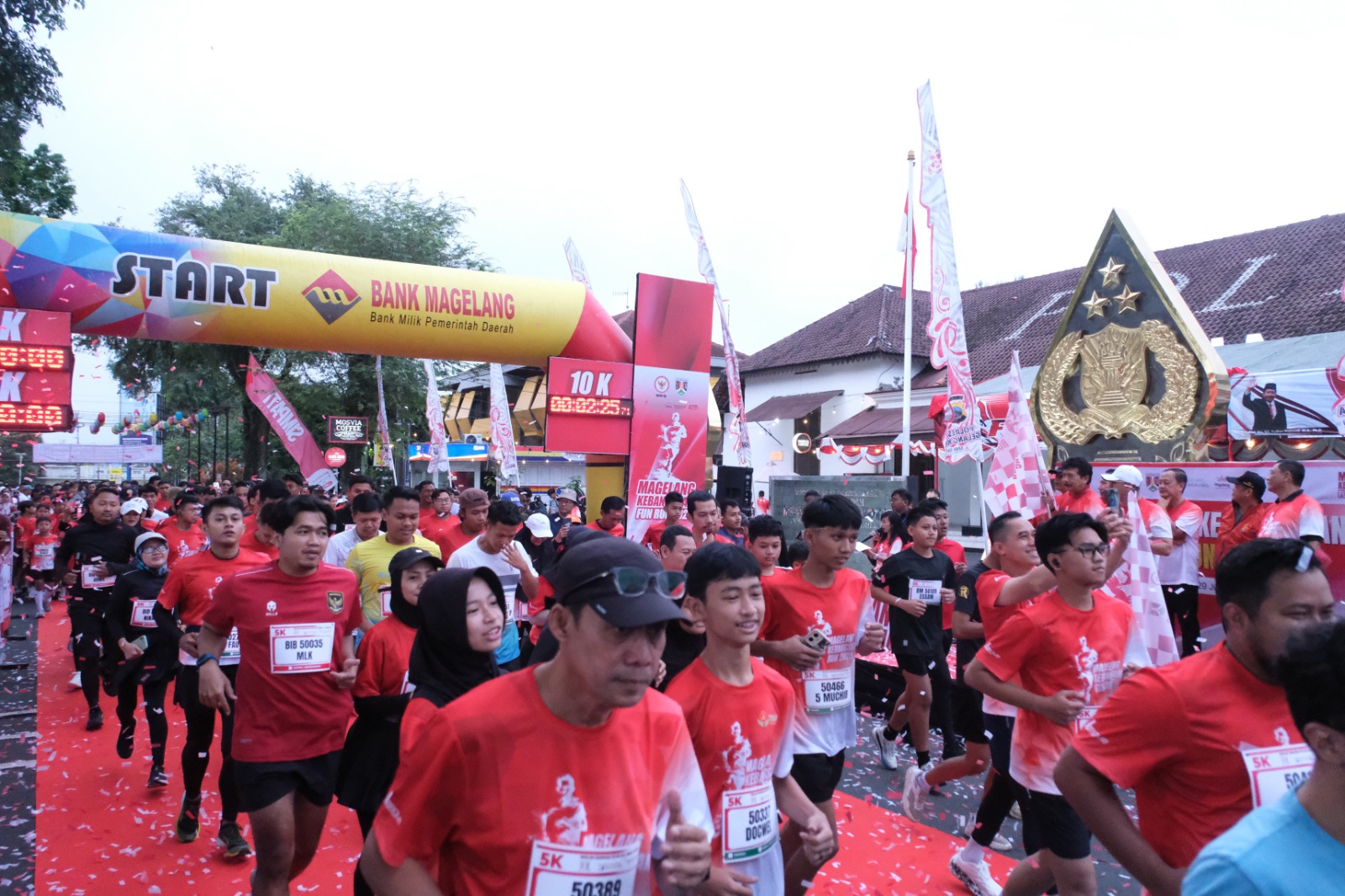 Meriah, Ribuan Orang Ikut 