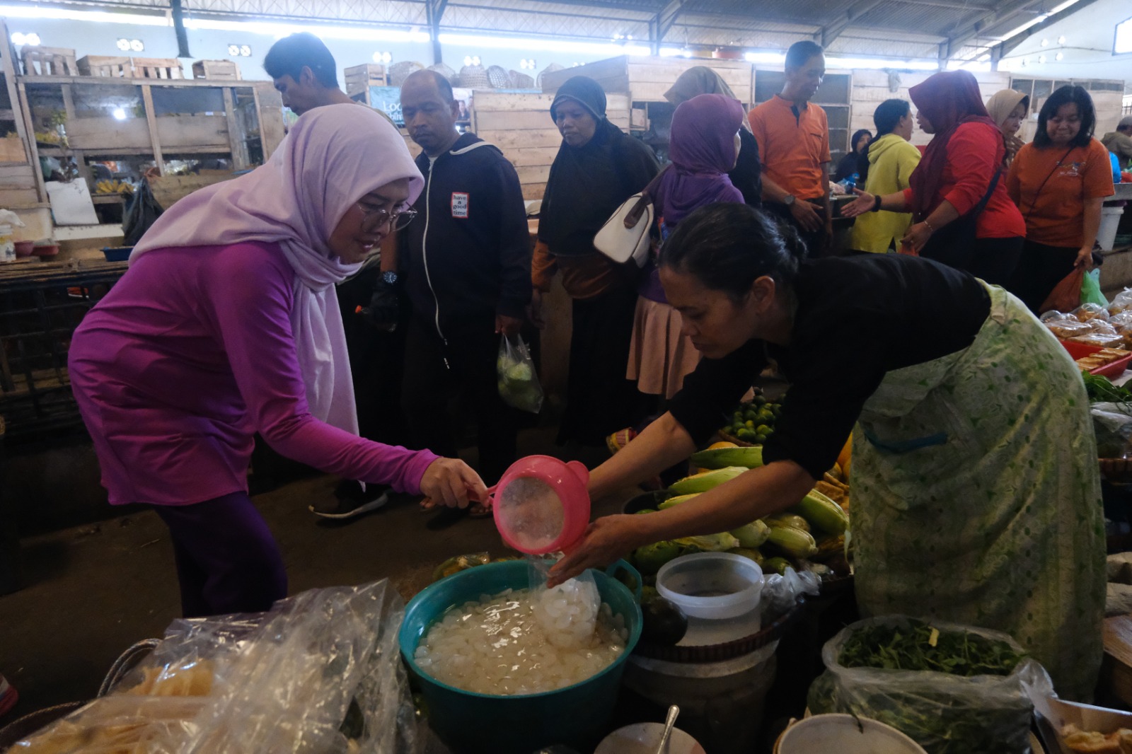 “Nglarisi Pasar” Digelar lagi, Dorong Warga Kota Magelang Belanja Produk Lokal di Pasar Rakyat